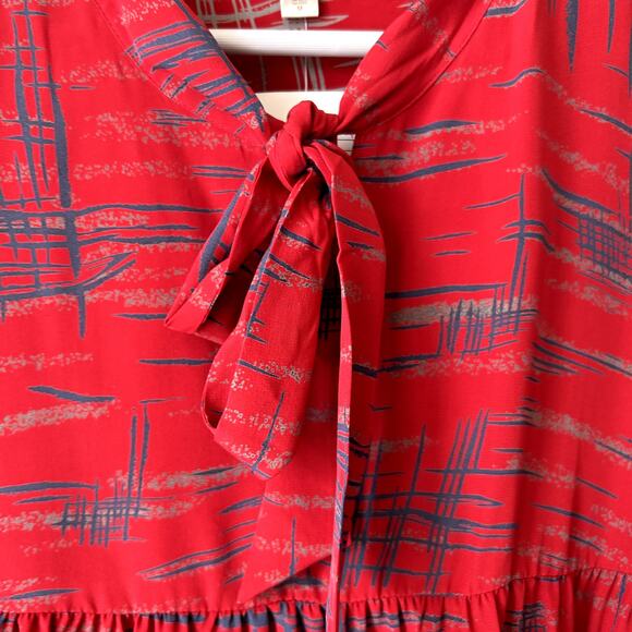 Urban Outfitters 100% Silk Lux Dress Red Size M NWT Abstract Artsy Retro Modest - Picture 2 of 8
